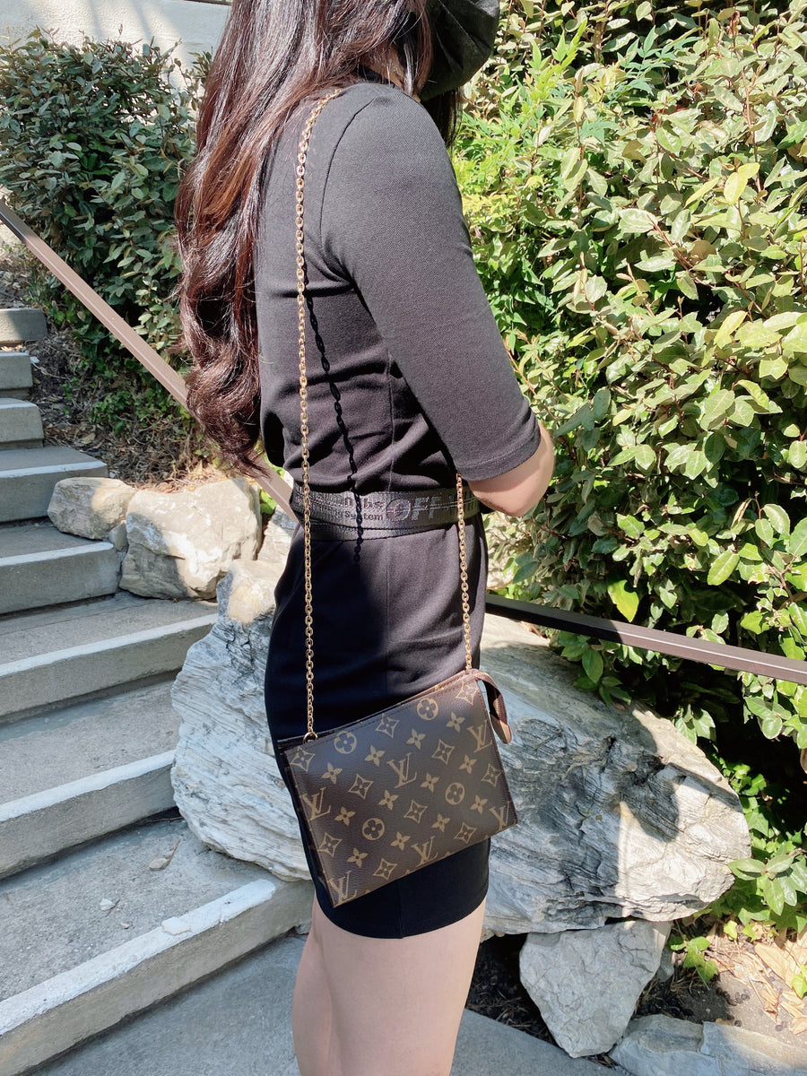 lv toiletry pouch 19 outfit